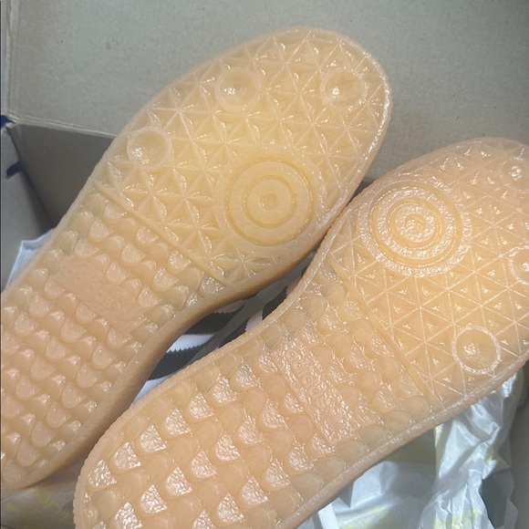 Adidas Samba White and Dark Green Sneakers NWT - Picture 5 of 6